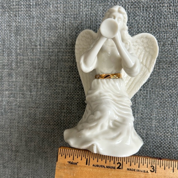 Lenox Angel With Horn Figurine Porcelain with Gold Trim Vintage Christmas - Picture 10 of 10